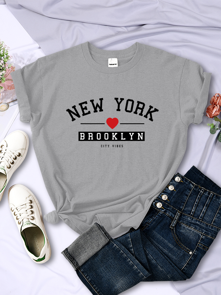 Street Fashion In New York - New York Brooklyn City Vibes Letter