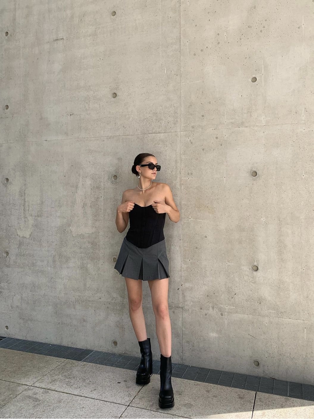 Street Fashion Amsterdam - ZHAOLIN Amsterdam College Grey Pleated Skort