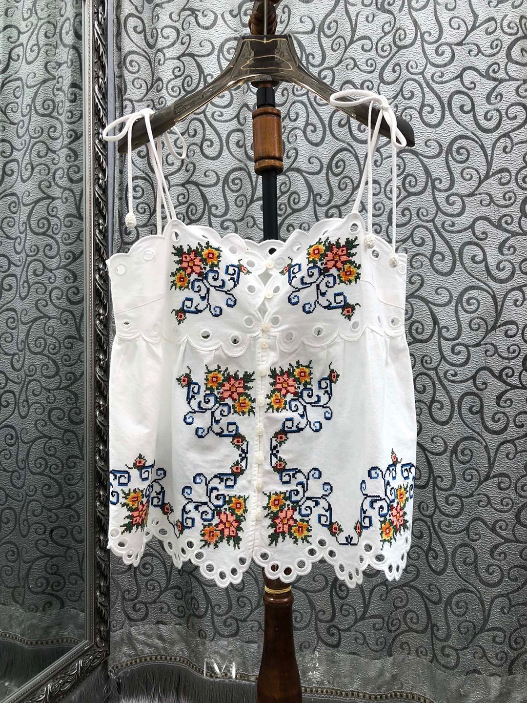 Milan Small Town New Fashion C - Street Fashion Of Milan ulasan dan harga