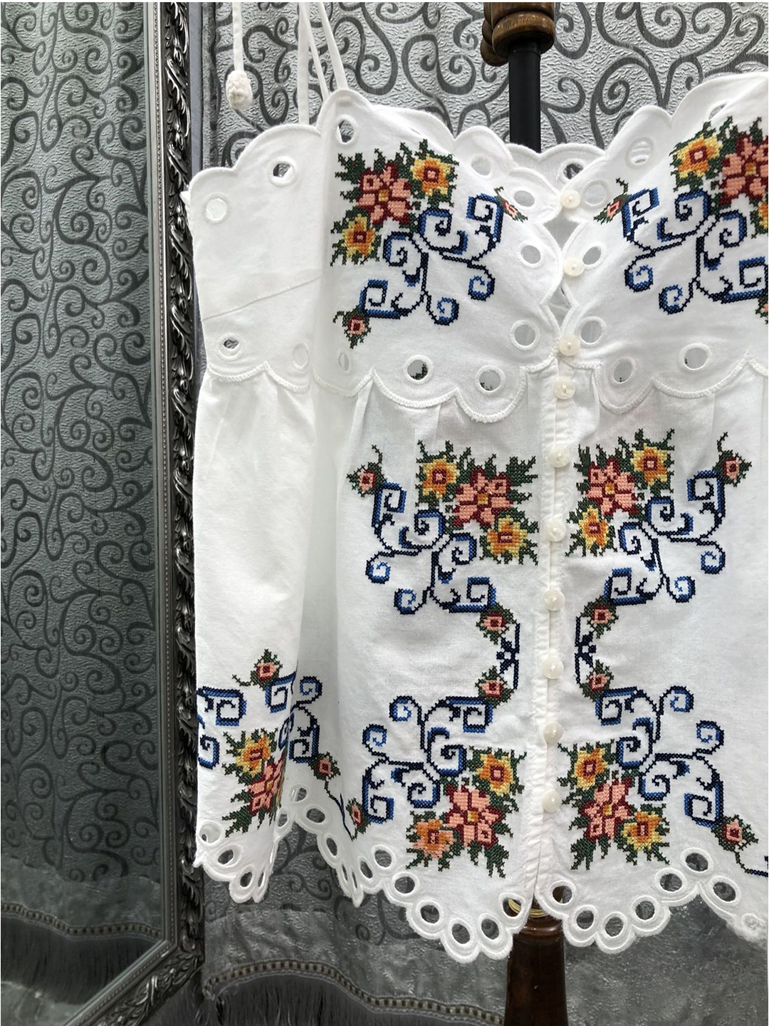 Milan Small Town New Fashion C - Street Fashion Of Milan ulasan dan harga