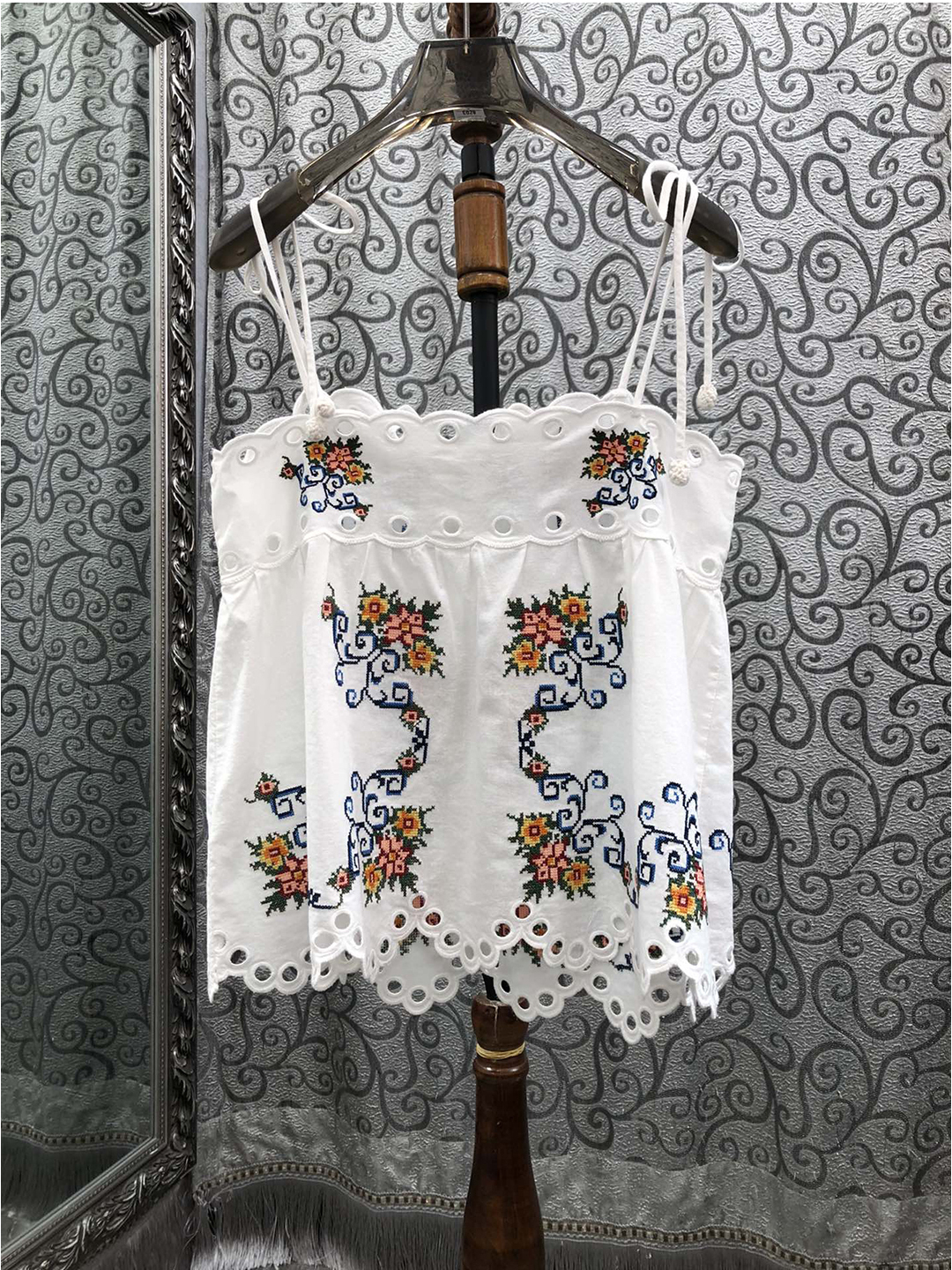 Milan Small Town New Fashion C - Street Fashion Of Milan ulasan dan harga