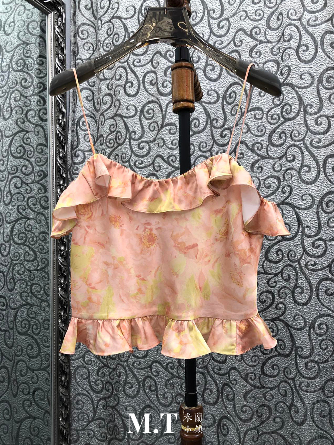 Milan Small Town South Oil Ver - Street Fashion Of Milan ulasan dan harga