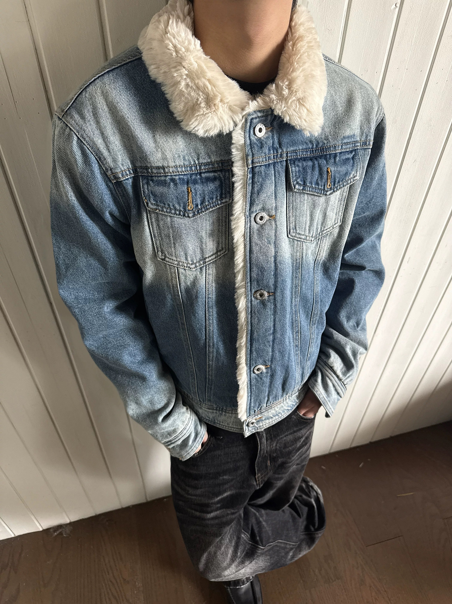 Milan Street Style Worn-In Den - Street Fashion Of Milan ulasan dan harga